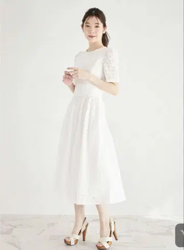 새상품 백 레이스업 개더 슬리브 컷워크 레이스 원피스