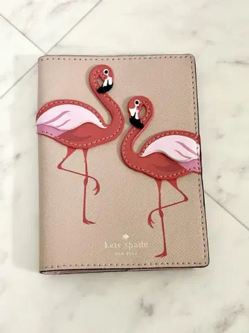 [미사용] kate spade new york 플라밍고 여권 케이스