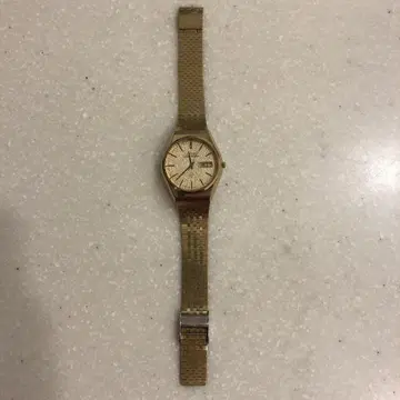 SEIKO 세이코 그랜드 쿼츠 9943-8020 골드
