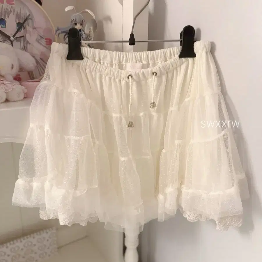 Roughneck Tutu Pants Skirt Cream on Bunjang Global Site.