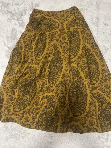 LOURMARIN 멜로즈 페이즐리 훌 스커트