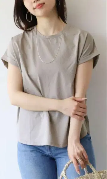 새상품, 마이카 앤드 딜 티셔츠