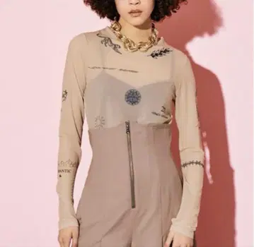 Maison Special TATOO 프린트 시어 상의