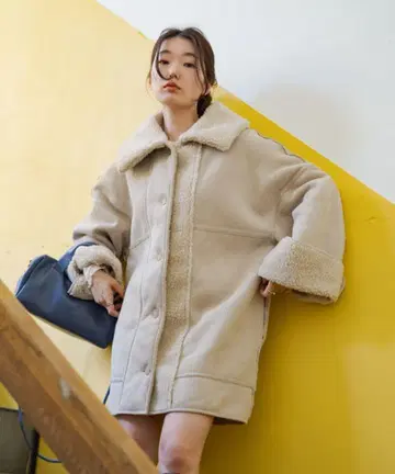 Kastane 하이넥 리버시블 보아 무스탕 자켓
