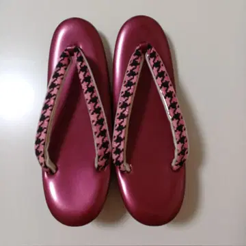 일본제, 조리, 24cm, 힐 5cm. 와인 컬러. 미사용.