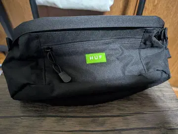 [ 점포 한정 완판템 ] HUF 숄더백