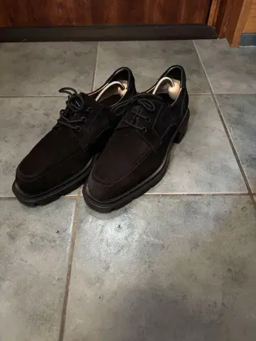 Christian Louboutin 스웨이드 가죽 신발 블랙