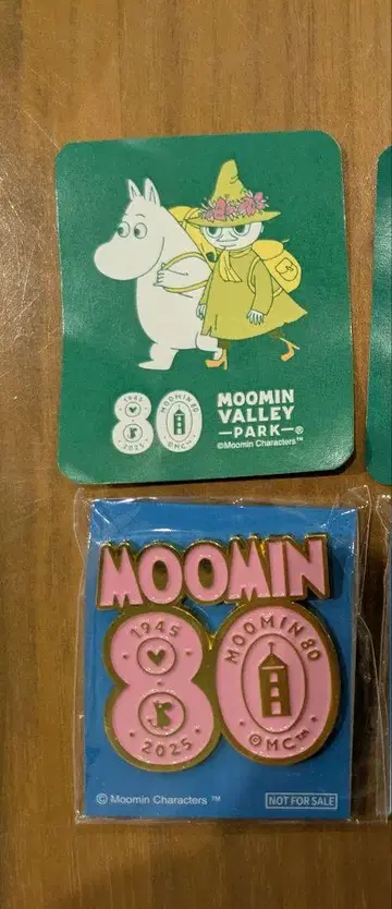 무민 80주년 핀 배지 1개