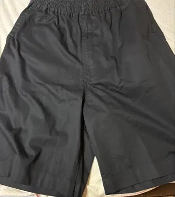 UNIQLO U 와이드 핏 하프 팬츠