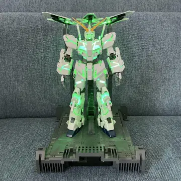 MGEX 1/100 유니콘 건담 Ver.Ka 발광