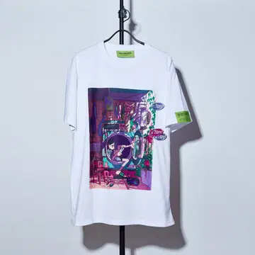 화이트 그래픽 프린트 티셔츠