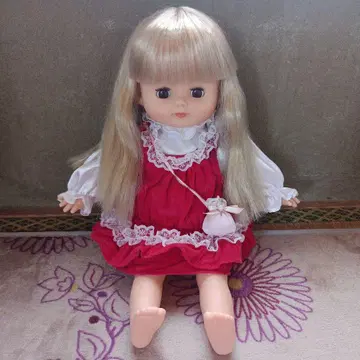 오오이케 여아 껴안는 인형