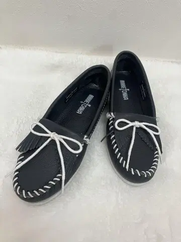 새상품급 MINNETONKA 네이비 25cm 프린지 모카신 합성 피혁