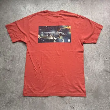 Undefeated 우주 그래픽 티셔츠