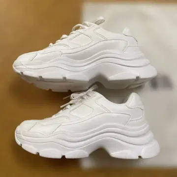 ZARA 청키 플랫폼 솔 스니커즈 화이트
