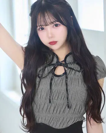 미셸 마카롱 셔링 리본 상의 그레이 프리 사이즈