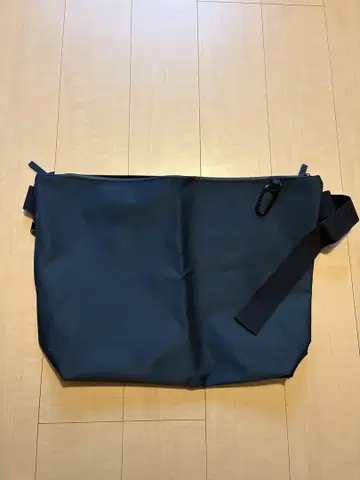 나일론 메신저 백 meltum 멜타 네이비 새상품급 샘플