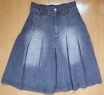 다크 그레이 데님 플리츠 스커트