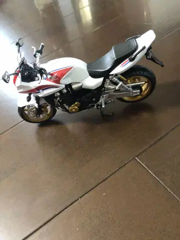 HONDA cb1300sb 모형
