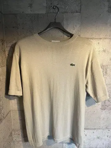 LACOSTE 디자인 티셔츠 니트 원포인트 어스 컬러 사슴 무늬