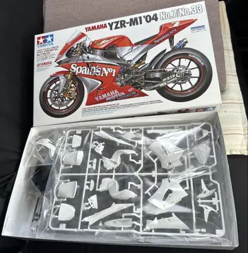타미야 1/12 야마하 YZR-M1 '04 No.7/No.33