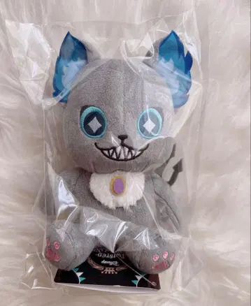 트위스테 앉은 봉제인형 그림 스트라이프 리본