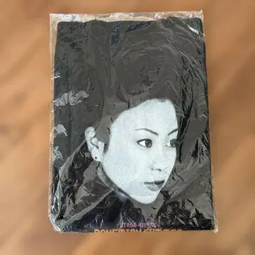 우타다 히카루 미사용 블랙 T셔츠