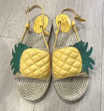 Kate spade 케이트 스페이드 파인애플 샌들 24cm