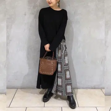 ROSE BAD 플리츠 절개 롱 원피스