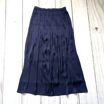 미사용 ARTISAN 네이비 플리츠 롱 스커트 9호