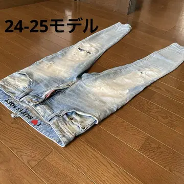 디스퀘어드 24-25 모델 super twinky 데님