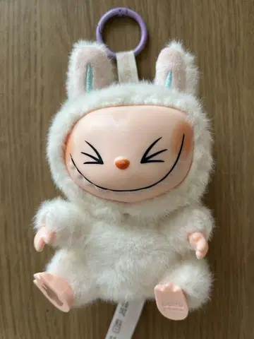 토끼 코스튬의 마스코트 봉제 인형