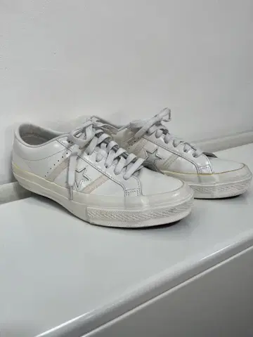 컨버스 STAR & BARS 한정판 모델