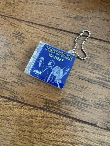 NANA TRAPNEST CD풍 키링