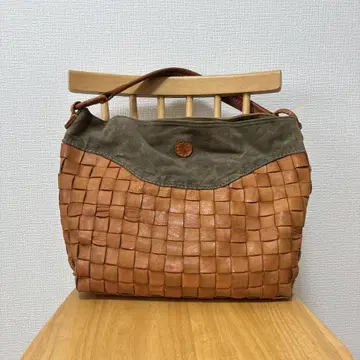 robita 숄더백 카멜 가죽 절개 스웨이드