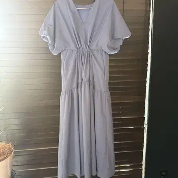 라이트 블루 반팔 티어드 원피스