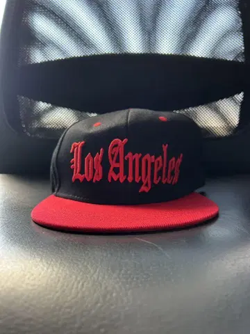 Los Angeles 로스앤젤레스 스냅백 캡 블랙 빨간색
