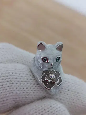 ANNA SUI 반지 화이트 고양이 하자있음