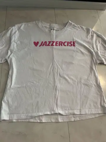 IZAZZERCISE 화이트 T셔츠 S사이즈 LOVE