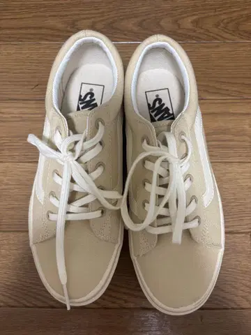 새상품 vans 캠퍼스 스니커즈 23.5cm