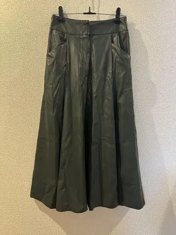 zara 슬릿 인조 가죽 스커트