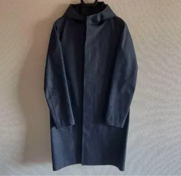 MACKINTOSH EDIT. 데님 고무 후디드 코트
