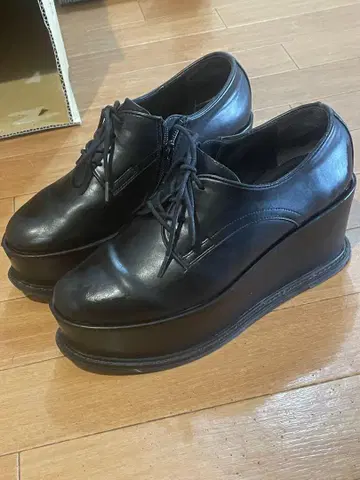 통굽 가죽 신발