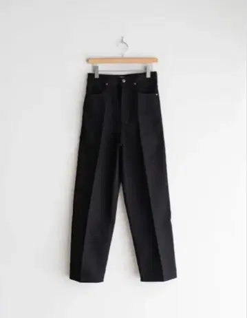 Cristaseya HIGH WAISTED BLACK DENIM