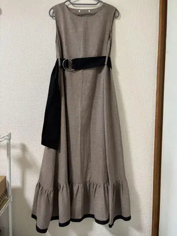 베이지 슬리브리스 롱 원피스 허리 벨트 포함