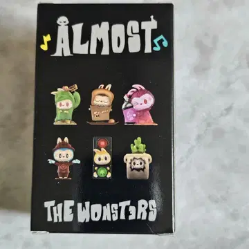 LABUBU ALMOST THE WONTSTERS 피규어 토스트