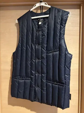 ROCKY MOUNTAIN FEATHERBED 다운 베스트