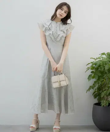 Noela 시어 체크 프릴 원피스