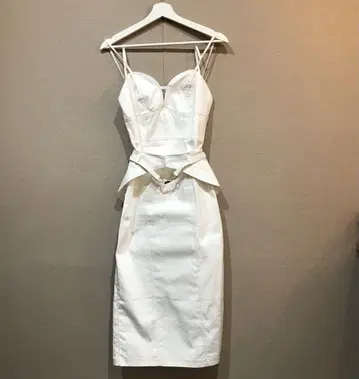 eimy istoire 하트넥 콤비 점프스커트 (BEIGE)