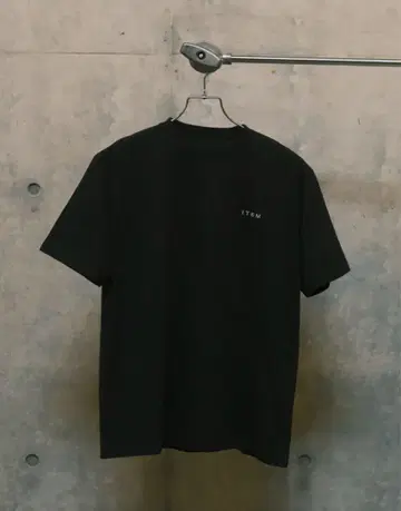 ITEM 쿠도 다이키 item logo tee (black)